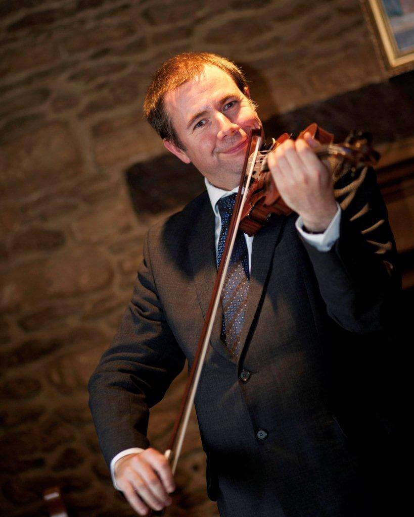 Violinist Simon JORDAN
